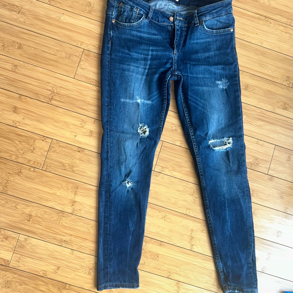 Zara Distressed Blue Jeans